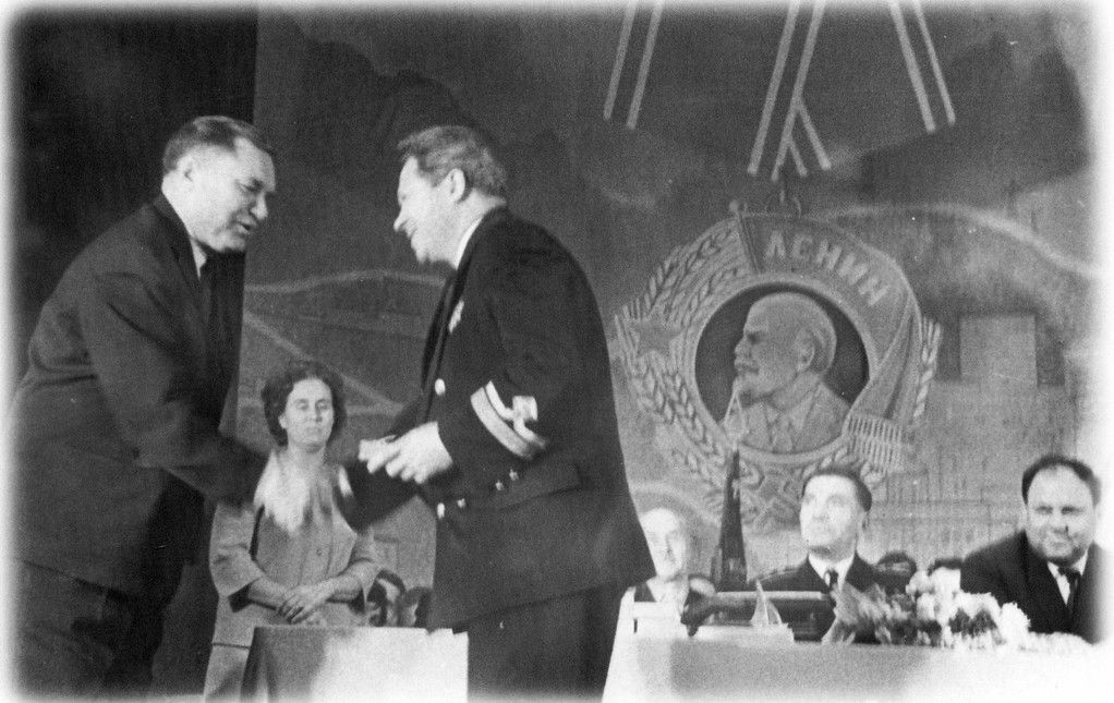 1966 г. Вручение рыбному порту ордена Ленина